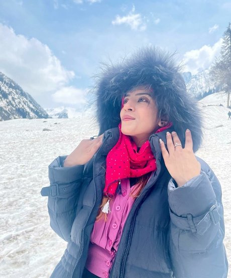 Akshita Dutta 美しいモデル 画像