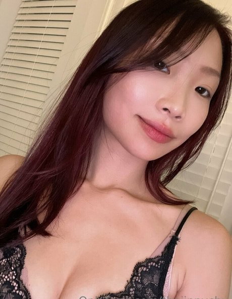 Jinny Chu エロティックなモデル 画像