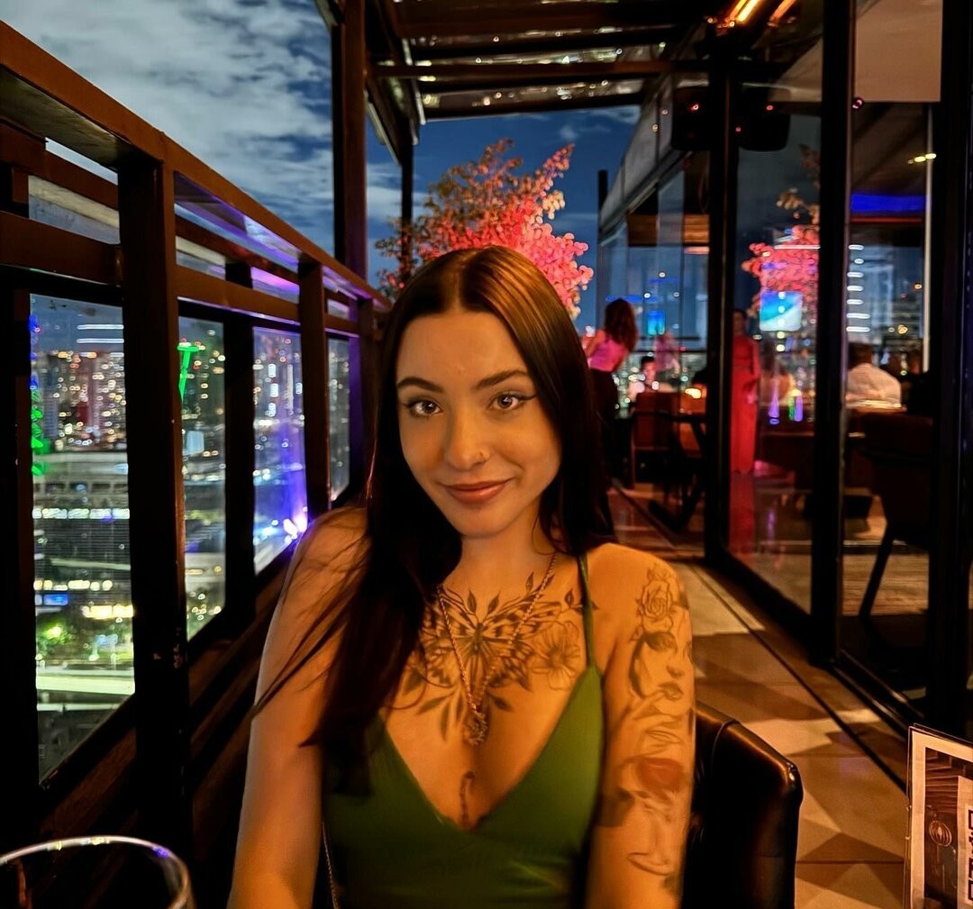 Ellen Maggnus ポルノスター HD 写真