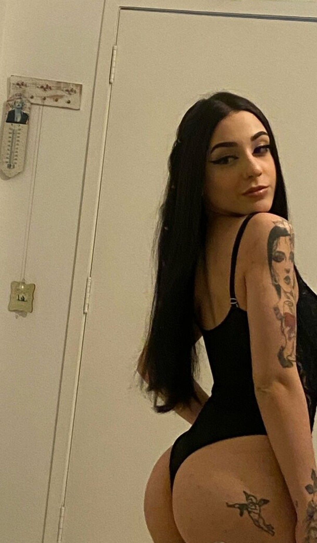 Ellen Maggnus セクシーなポルノスター アーカイブ