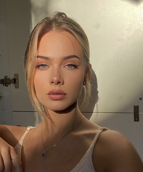 Sara Crumbleleg 美しいスター 写真