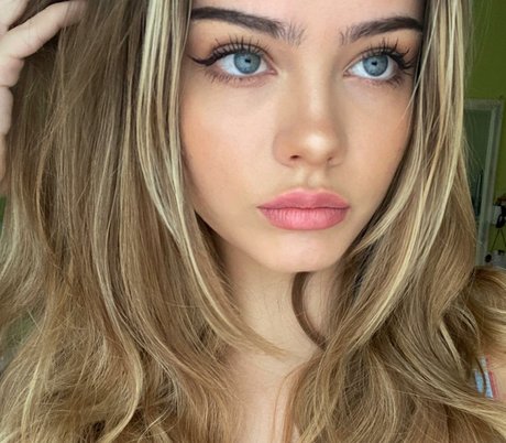 Sara Crumbleleg 最高のモデル 写真