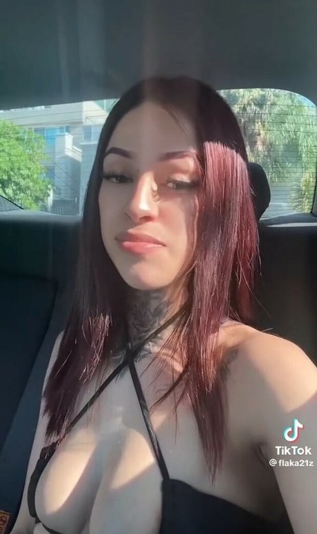 Flaka22z ポルノ女優 画像
