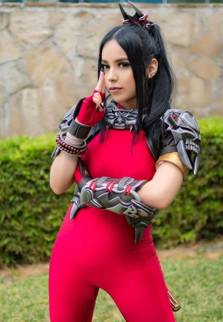 KarenG Cosplay 完璧なモデル 写真