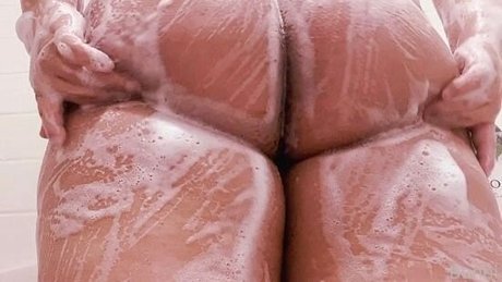 StrawbewwyMilf 美しいスター 画像
