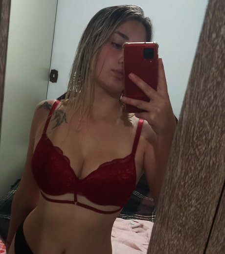 膨らみ OnlyFans セクシー 画像