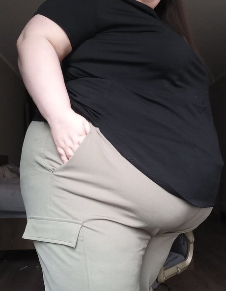 Fluffymaya98 ポルノスター 裸 写真