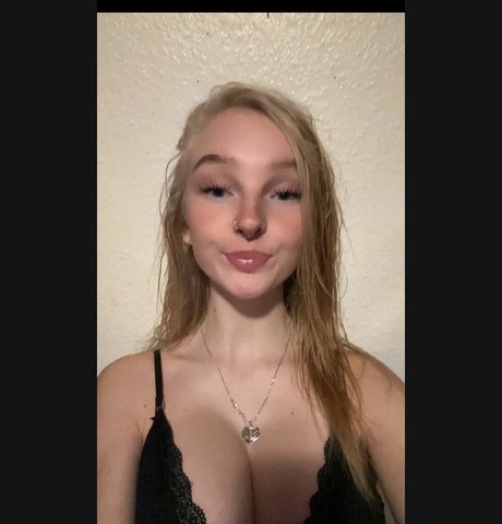 blonde vivi セクシーなスター 写真