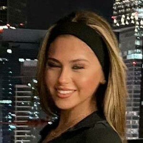 lara giorr 裸のスター 写真