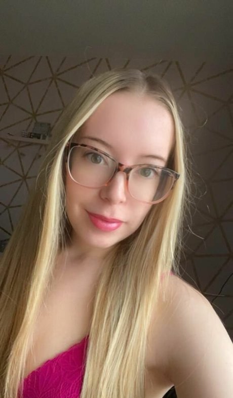 SluttyKitten4 完璧なモデル 画像