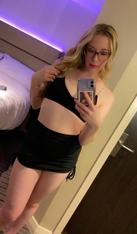 SluttyKitten4 裸のスター 写真