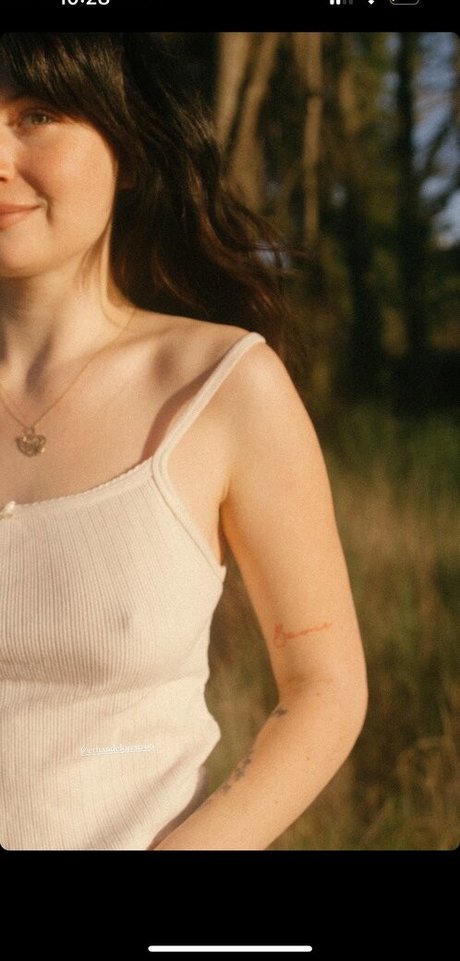 Willow Avalon ポルノスター 独占 写真
