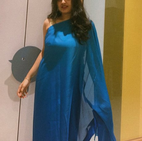 Desi Aurora セクシーモデル 写真
