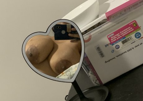 Desi Aurora 完璧な女優 写真