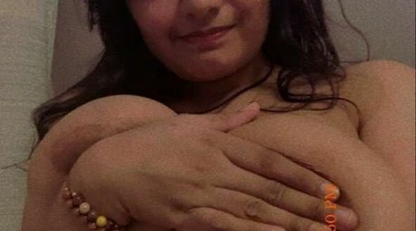 かわいい巨乳OnlyFans トップ 写真