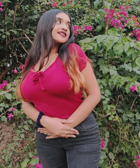 Ruchika Tandon セクシーモデル ギャラリー