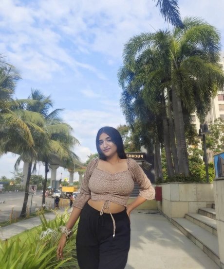 Ruchika Tandon 裸のモデル 写真