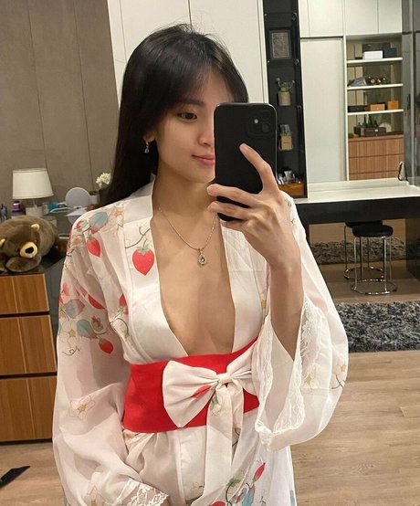 Aveline Liu 独占スター 写真
