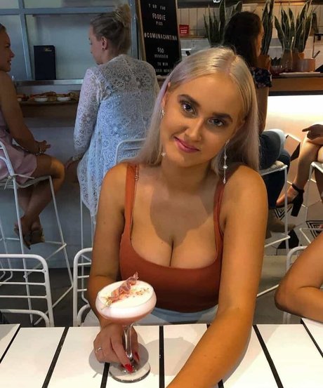 Aimee Greeneberg 裸のスター 写真