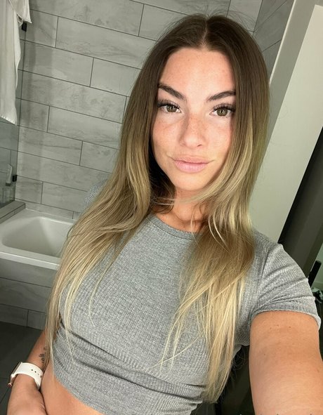 Sabrina Nic セクシーモデル 写真