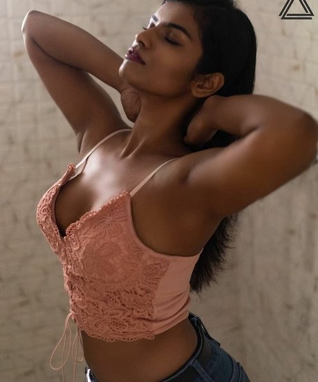 Nidhi Goel 素敵なスター 写真