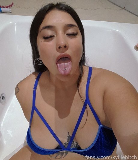 XFREYAAXX ポルノ女優 画像