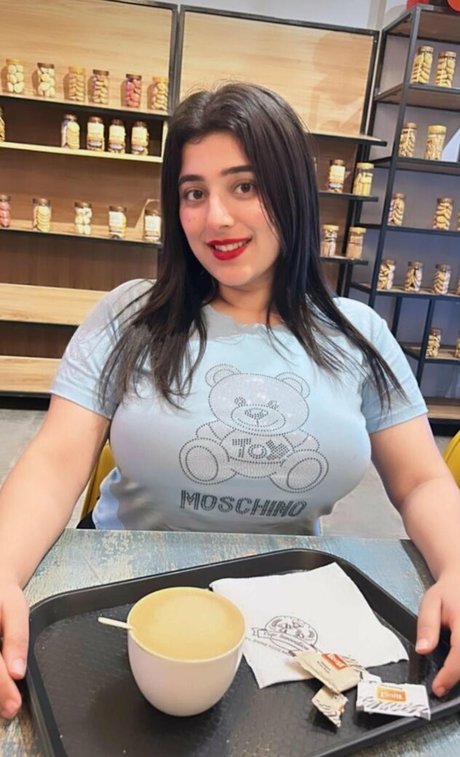 Apoorva Bhalla 最高のスター 写真