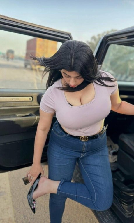 Apoorva Bhalla セクシー女優 アーカイブ