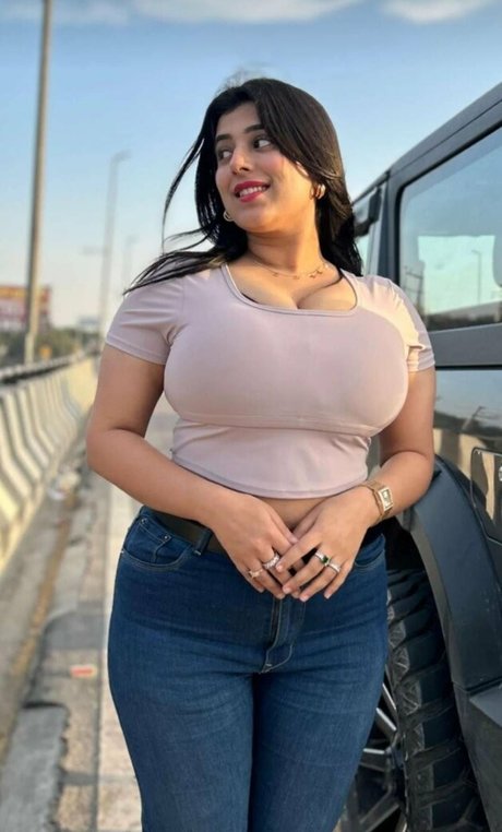 Apoorva Bhalla スターセックス 写真