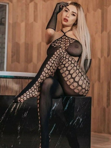 alemiarojas ポルノスター エロティック 写真