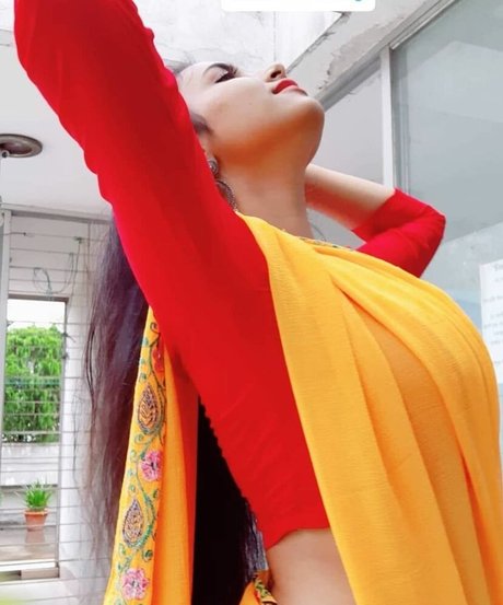 Aarohi Verma セックスポルノスター 画像