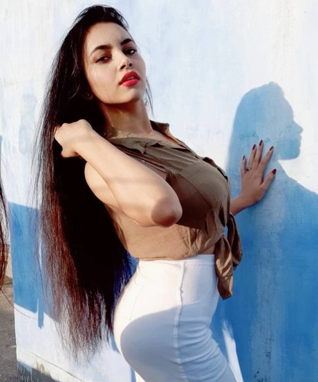 Aarohi Verma アダルトモデル アーカイブ
