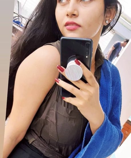 Aarohi Verma トップスター ギャラリー