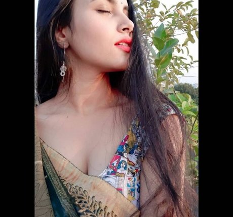 Aarohi Verma アートスター ギャラリー