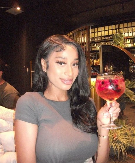 Capeverdian ホット女優 写真