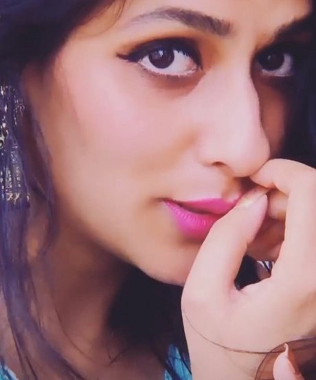 Vansheen Verma Sumbriya ヌード女優 アーカイブ