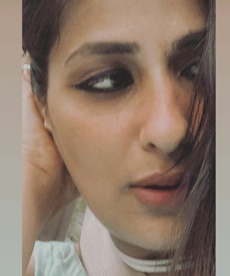 Vansheen Verma Sumbriya エロティックモデル 写真