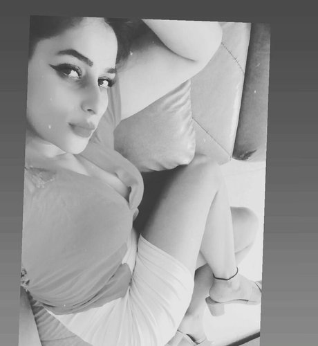 Vansheen Verma Sumbriya ポルノ女優 画像