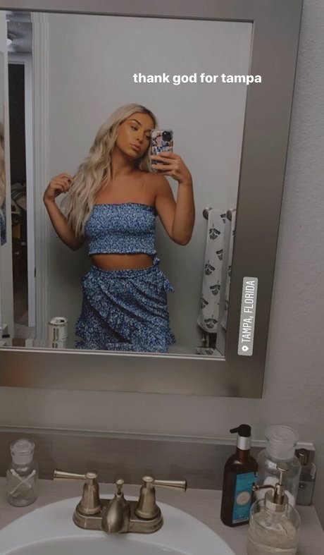 Samantha Copp トップスター 写真