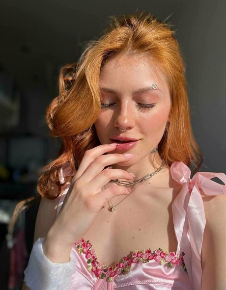 aliciaginger 独占ポルノスター 写真