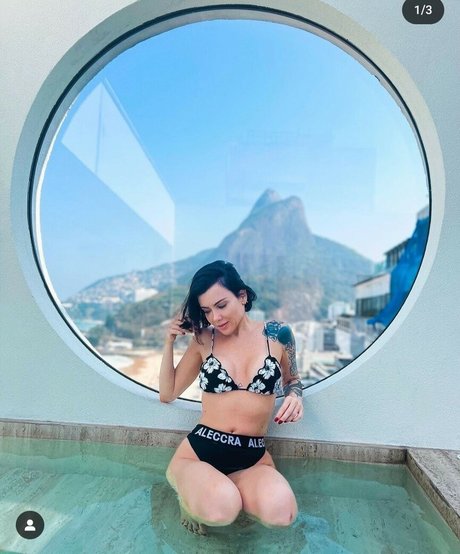 Raphaella Avena Avenaa ポルノスター ホット 写真