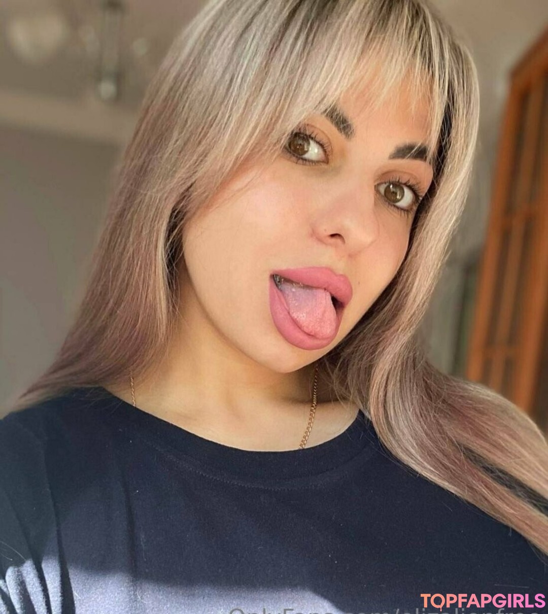 candyadria ポルノスター ホット 写真