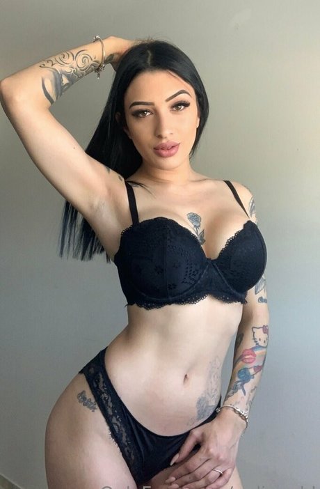 neliagold ヌードスター 写真
