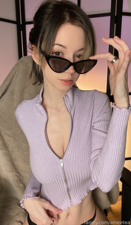Ameetea ポルノスター ヌード 写真