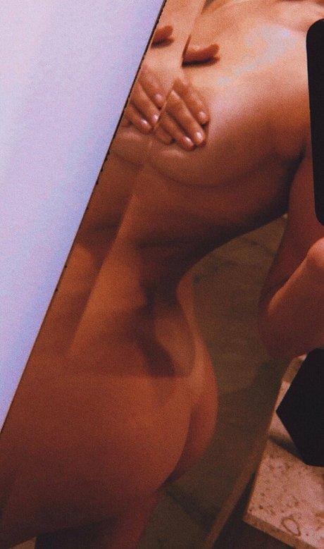 Jess Mulln ホットなスター 写真