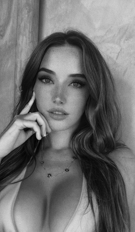 Jess Mulln 完璧なスター 写真