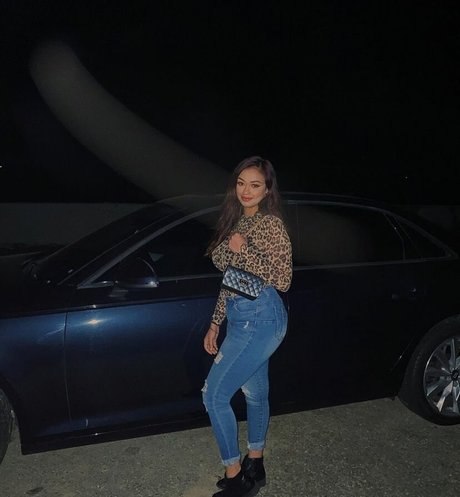 Punjabi Mami ヌードモデル 画像