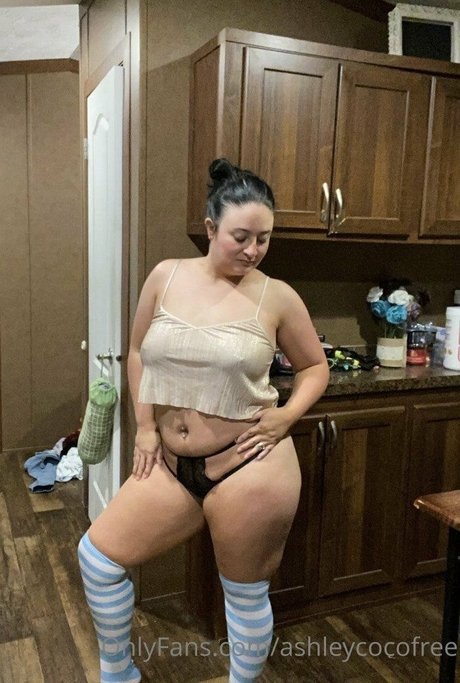 Ashley Coco ヌードモデル 写真