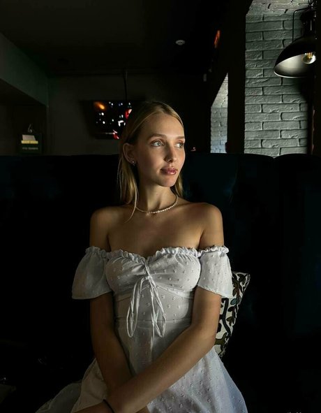 i lina セクシーモデル 写真