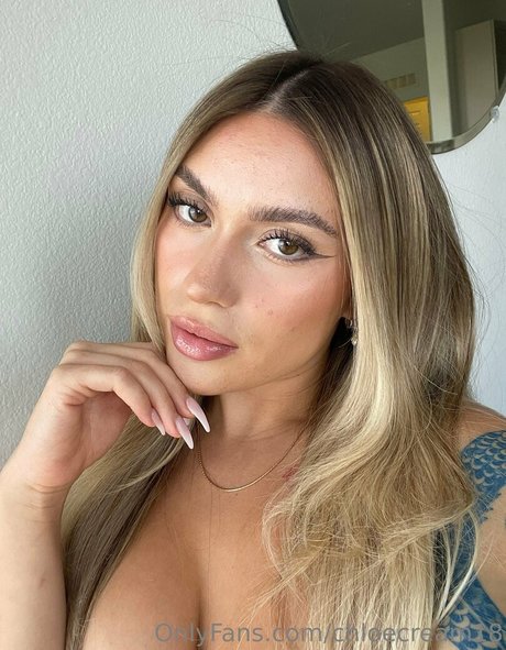 chloegarciaxo エロティックモデル 写真